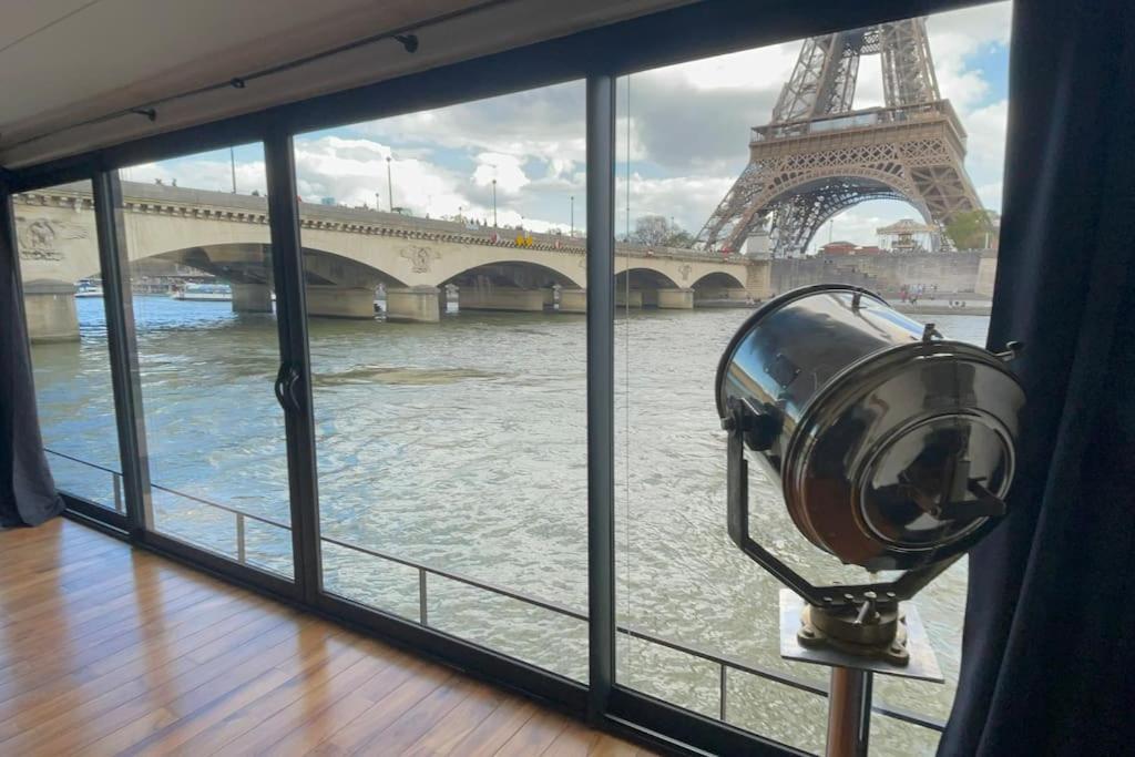 Mind-blowing Eiffel Tower Houseboat Appartamento *